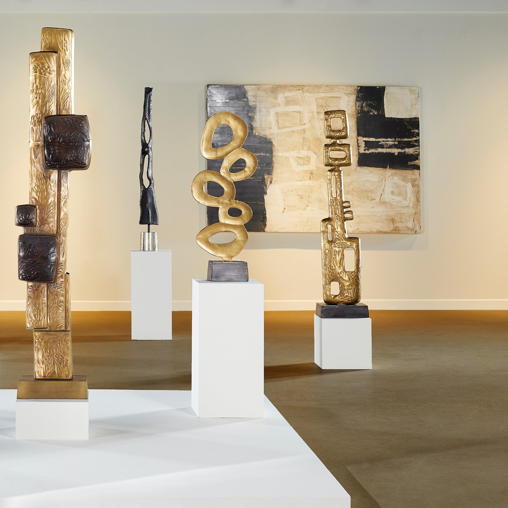 Yayoi Sculpture | Gold And Black - Image 4